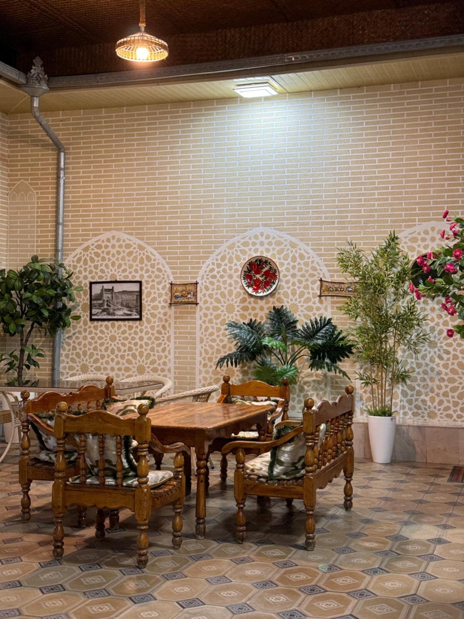 Hanifa Bukhara Esterno foto